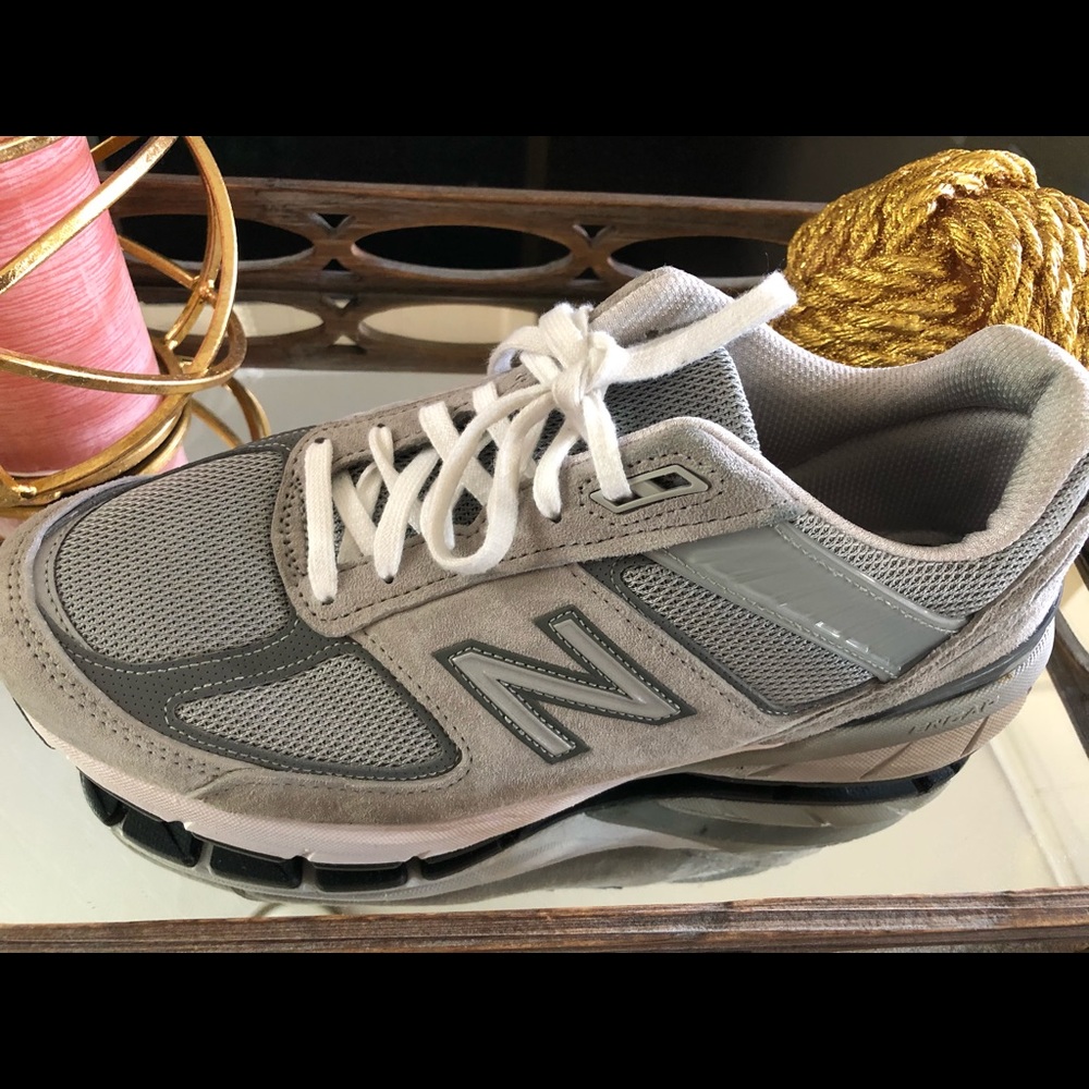 New Balance Women’s 990v5